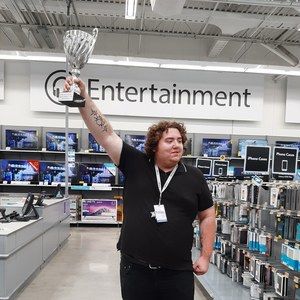 Meet your Posher, Devan